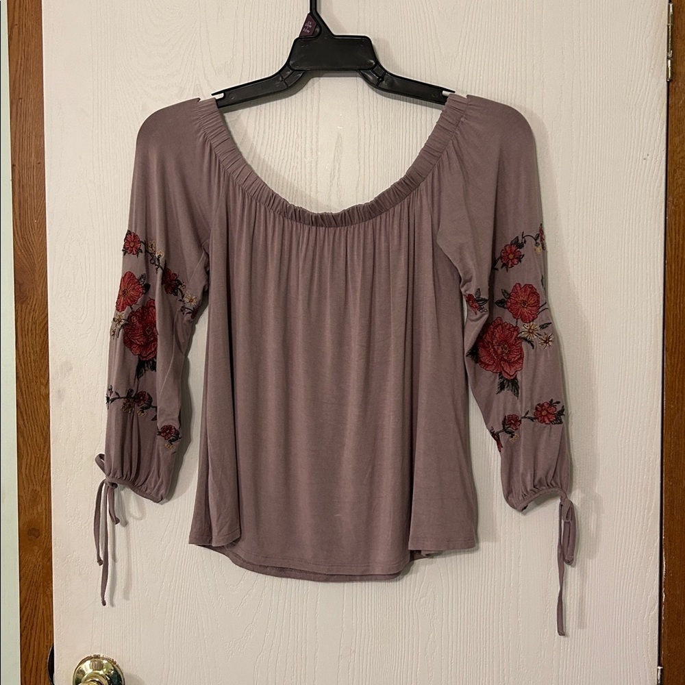 American Eagle Outfitters Embroidered BoHo Top Size Medium